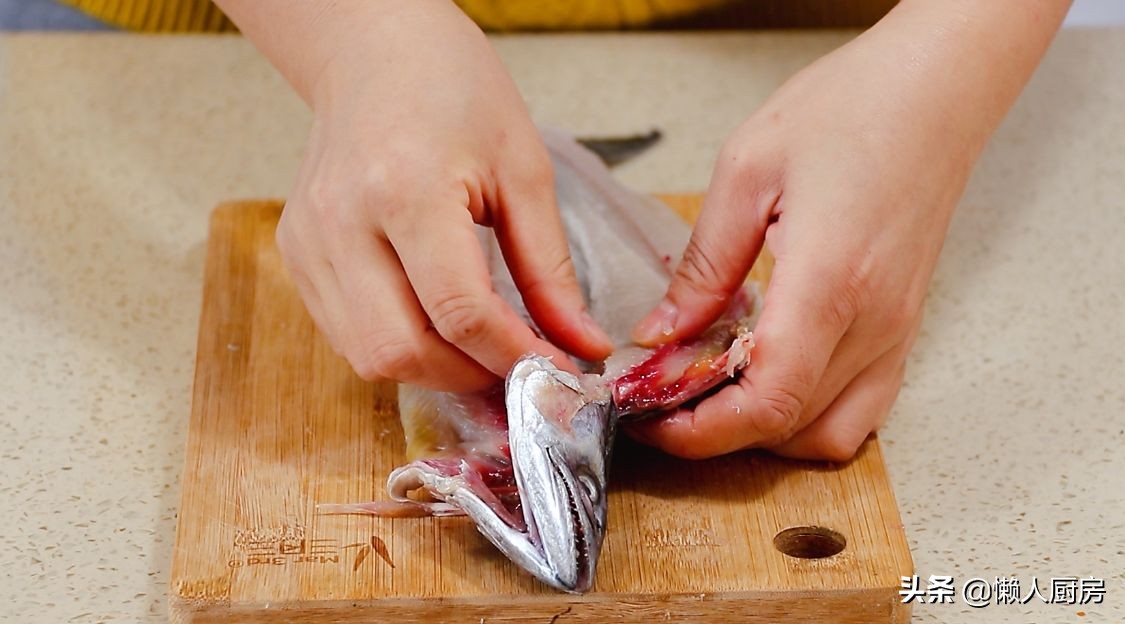天冷了，我家隔天就用这鱼做鱼丸，每个鱼圆下锅都漂浮，别不会吃