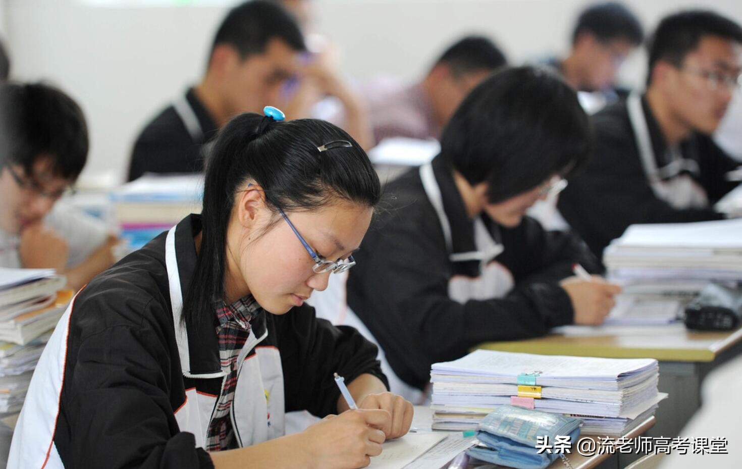 高三学生迎来“坏消息”，禁止公办学校招收复读生，家长不淡定了