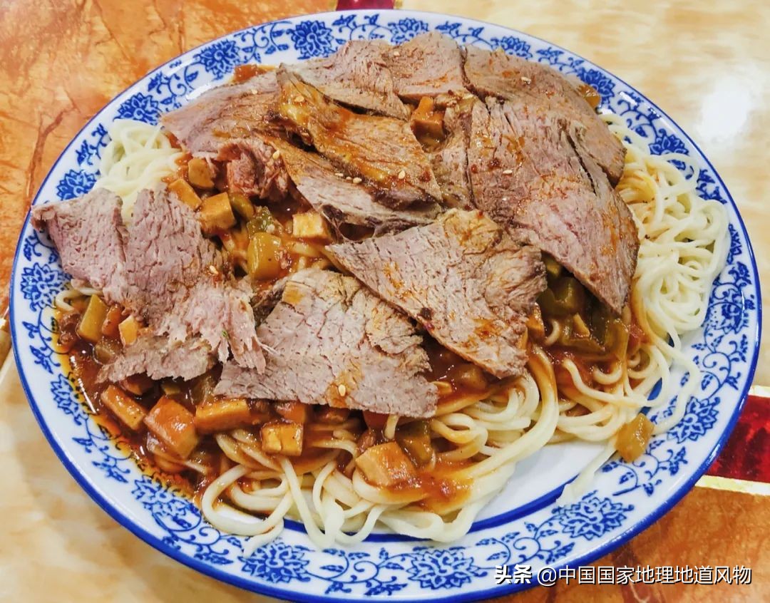 从新疆、甘肃到宁夏、青海，为什么最能代表西北的主食是拉条子？