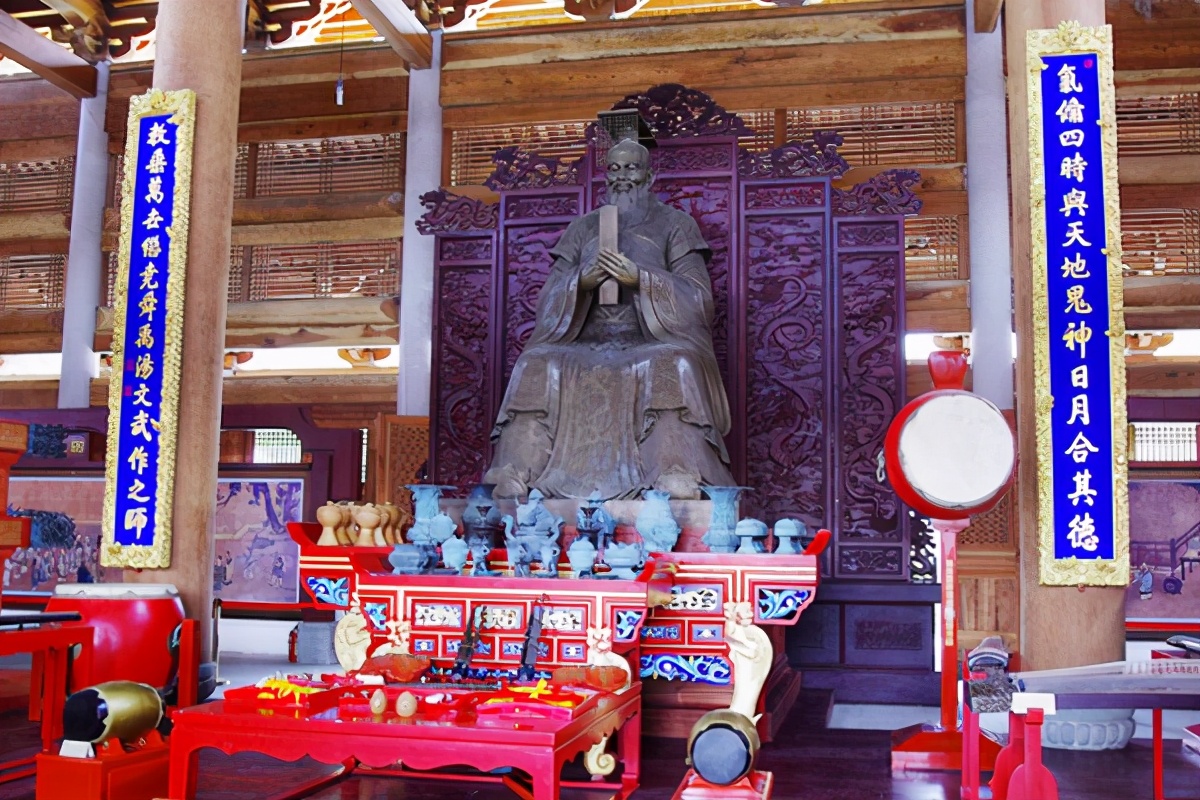 “寺”等于“庙”？二者根本就不相同，不要再拜错了