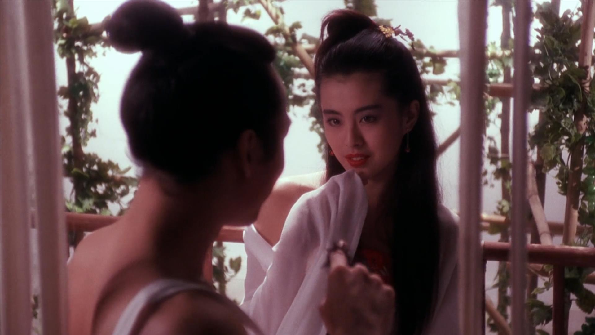 32年前，王祖贤大尺度出演潘金莲，曾志伟的武大郎更是形象贴切