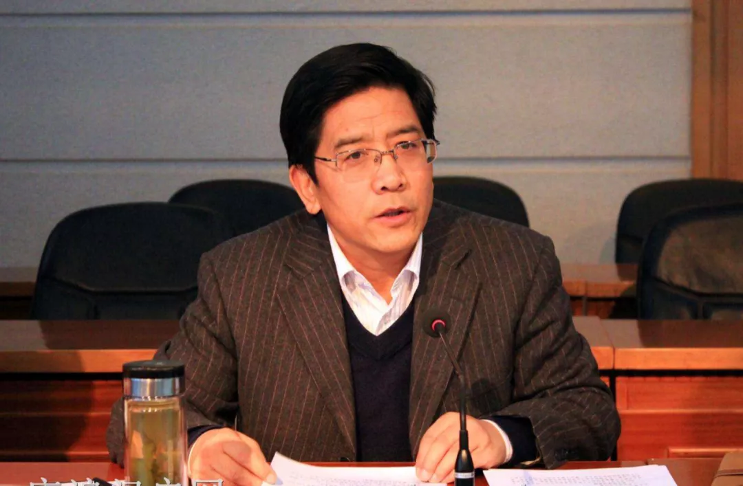 当官为捞钱!曾唱养生歌《祝你健康》的落马厅官:被批出入高档娱乐场所、吃喝玩乐