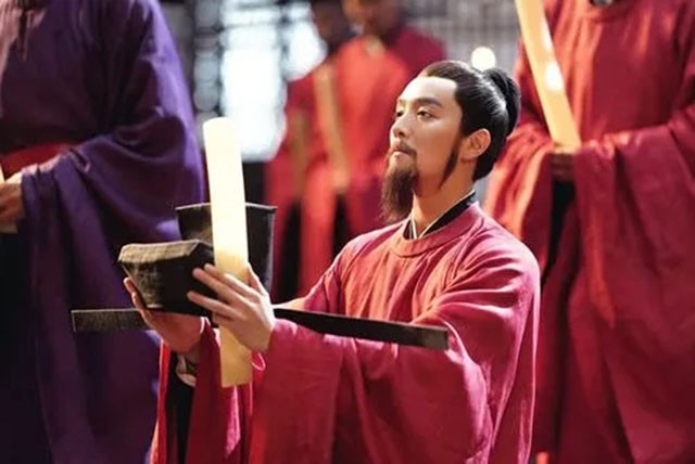 大小姐嫁书生病逝，二小姐与他再婚也去世，岳父：三女儿再嫁给你