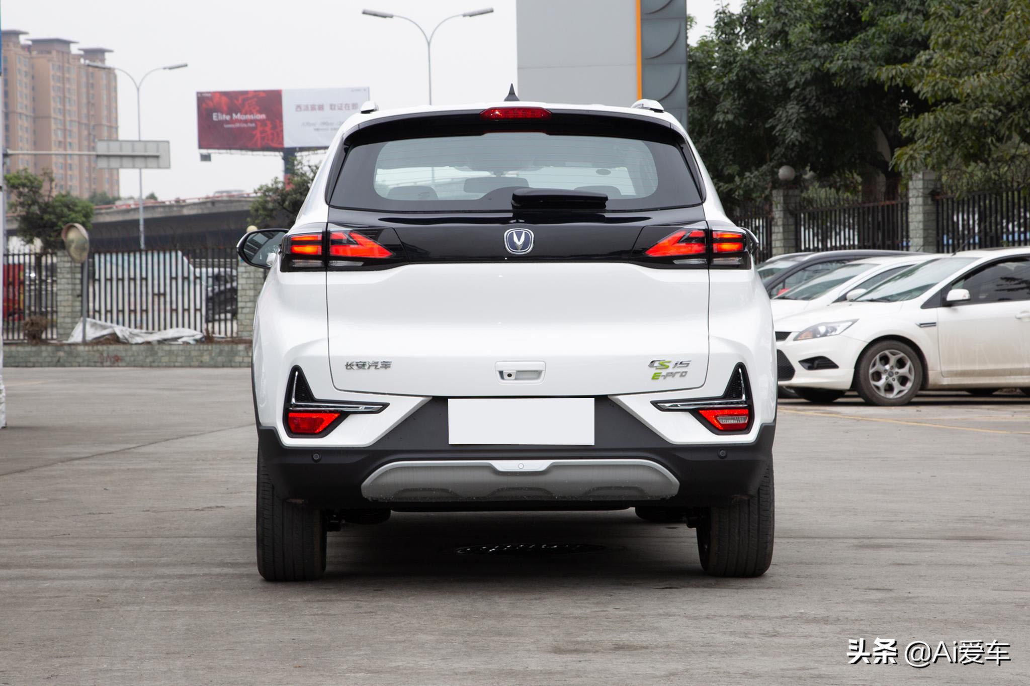 满电续航超400公里，便宜好养活的家用快充SUV,实拍长安CS15 E-Pro