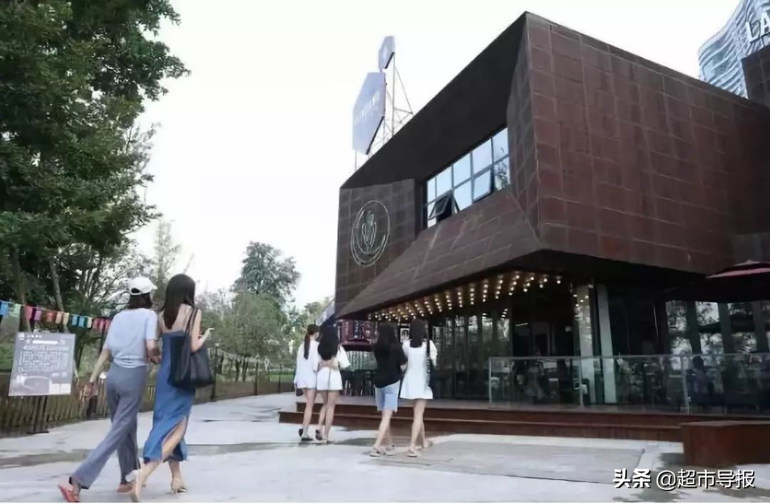 零售洞察｜如果不在公园旁，就把公园搬进购物中心