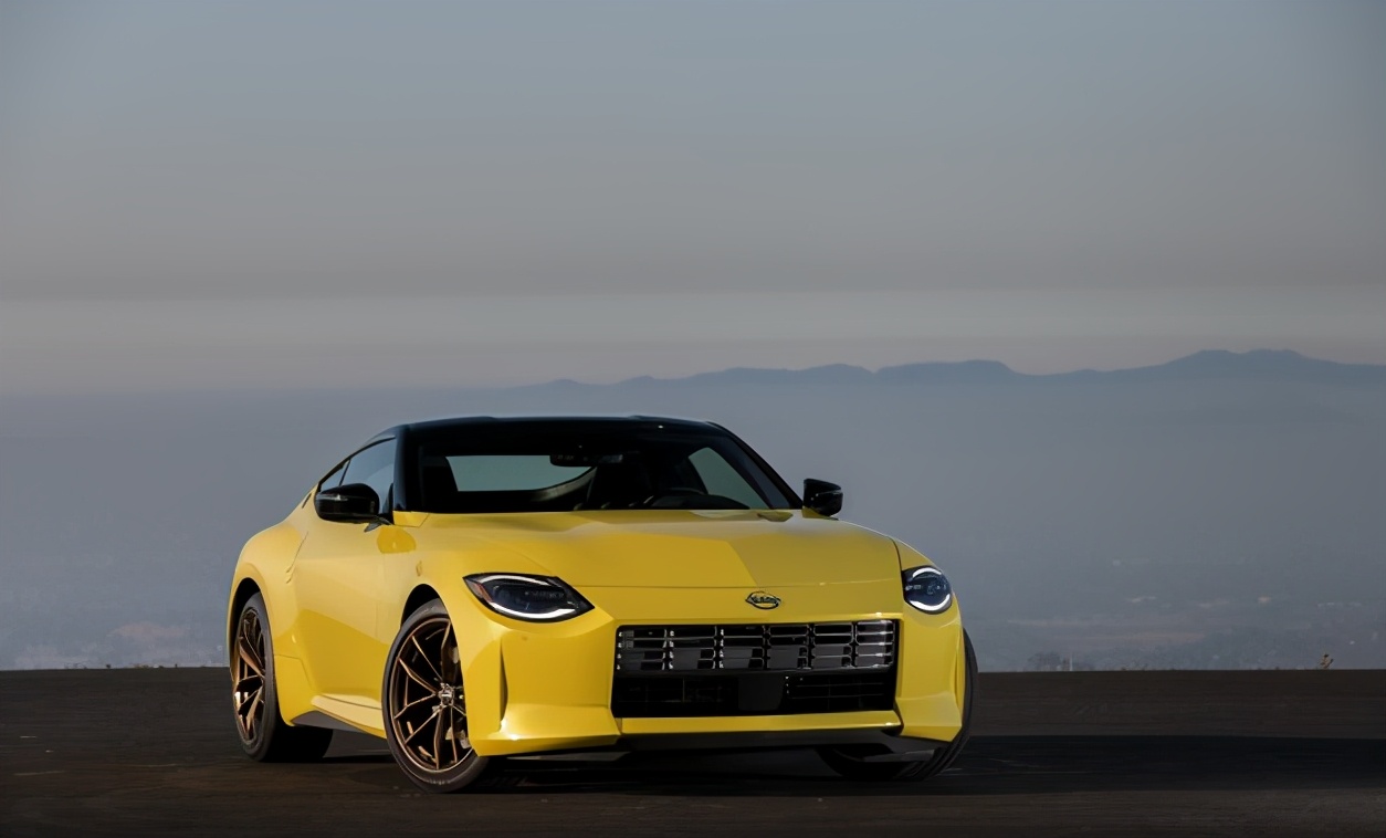 “完美代步车”，3.0T V6折合仅26万，日产Fairlady Z发布