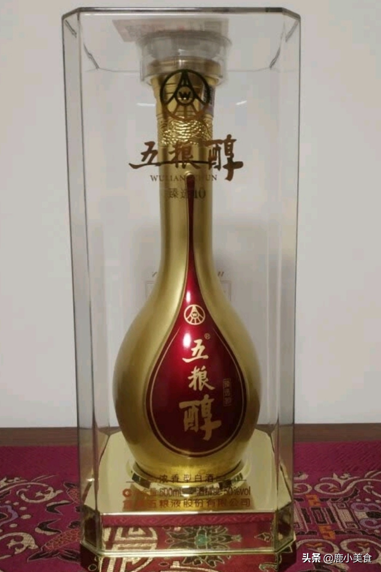 白酒送礼,8款“中端级”浓香型白酒最合适,价格不贵上档次