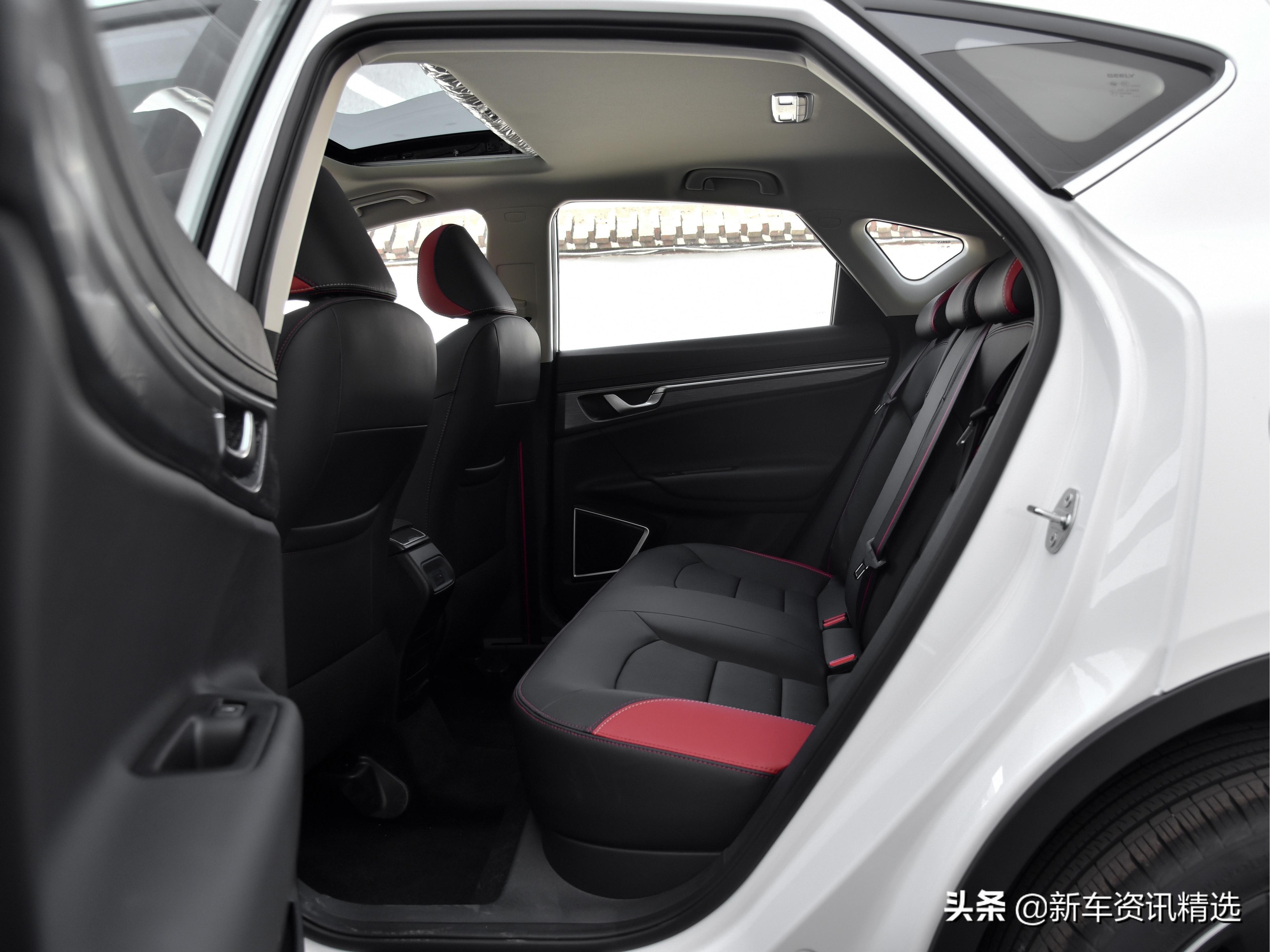 油耗只要5.9L，低廉价格入门级SUV，自动挡空间大，实拍帝豪GS