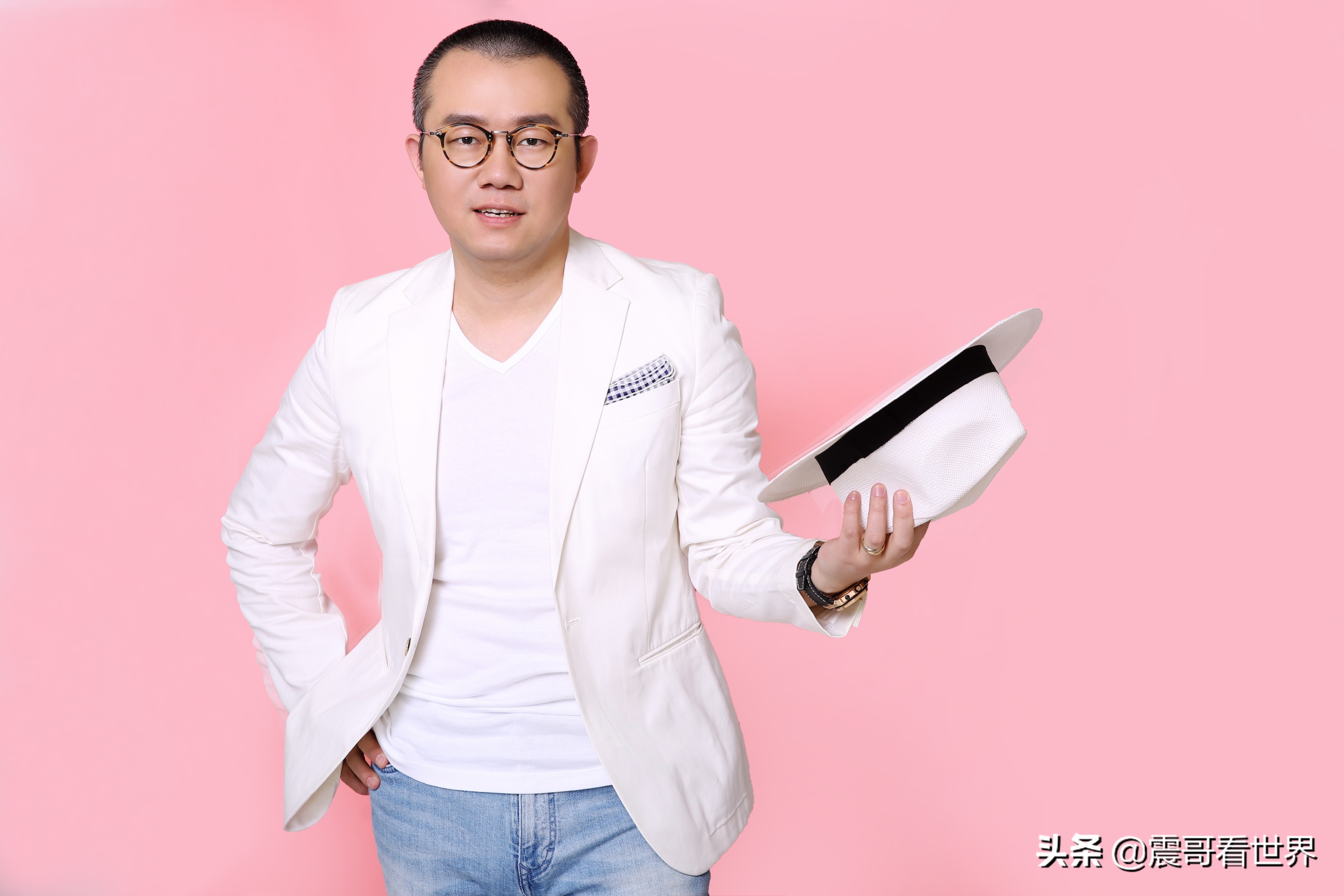 《情感大裁判》的主持人2014- 主持辽宁卫视《完美告白》2014- 主持