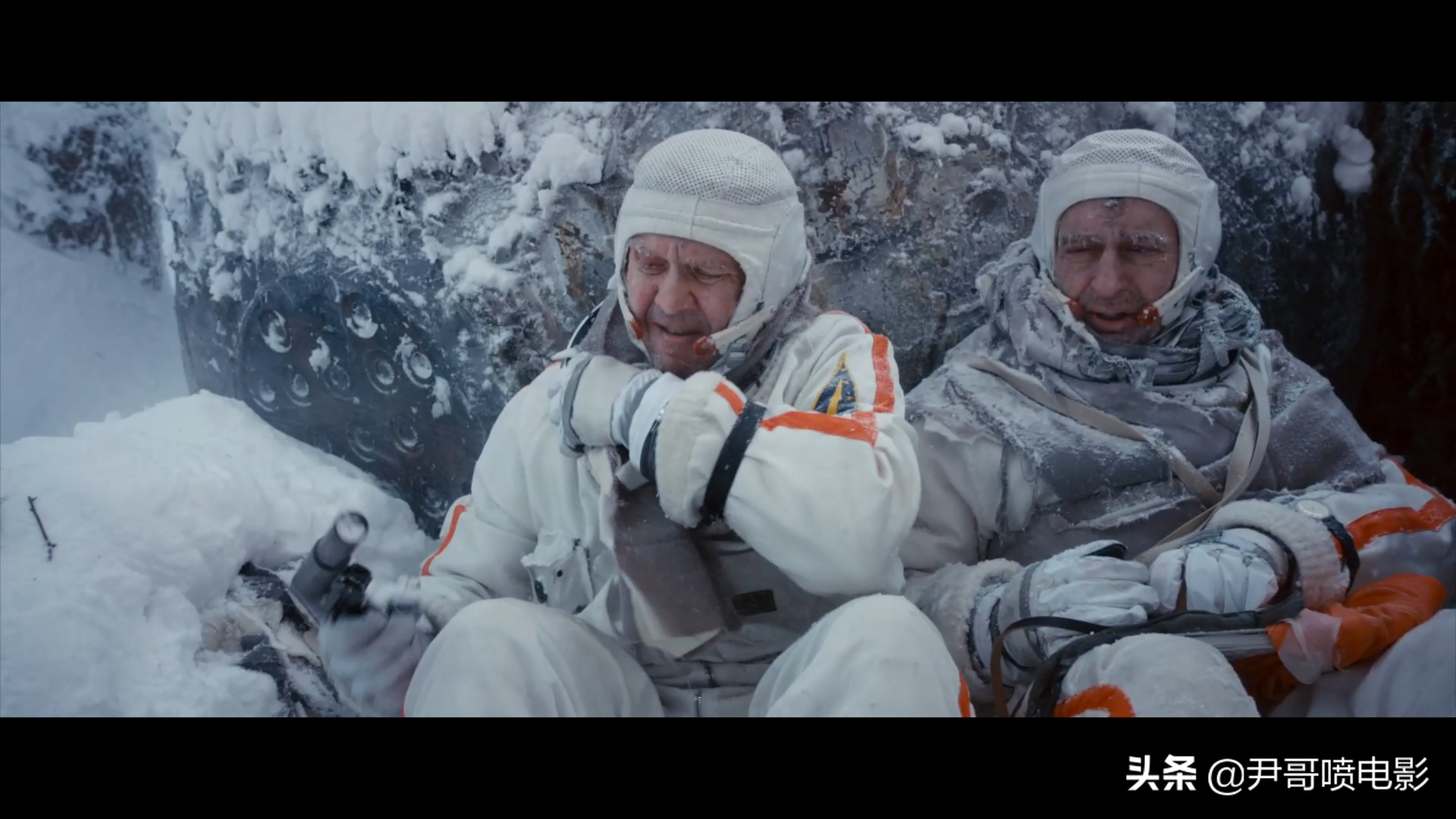 真事改编的电影，苏联宇航员返回地球，飞船失控降原始森林失联
