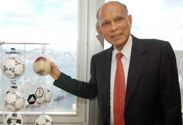 霍英东的正派情史，港圈最抠门的亿万富翁，却爱上3位人间富贵花