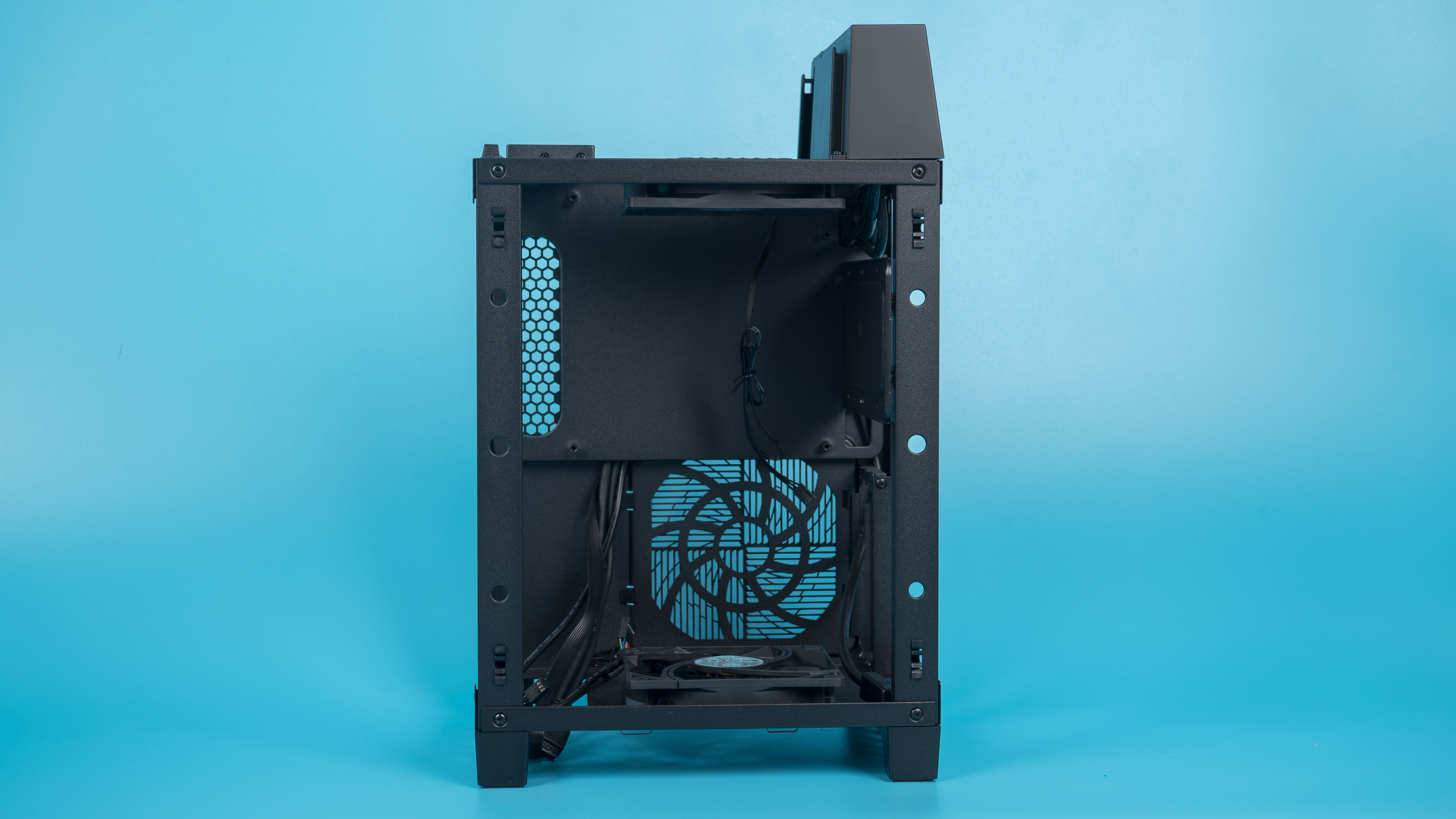 搭建R9 3900X ITX垂直风道机箱，12核PR渲染输出快，超频也无压力