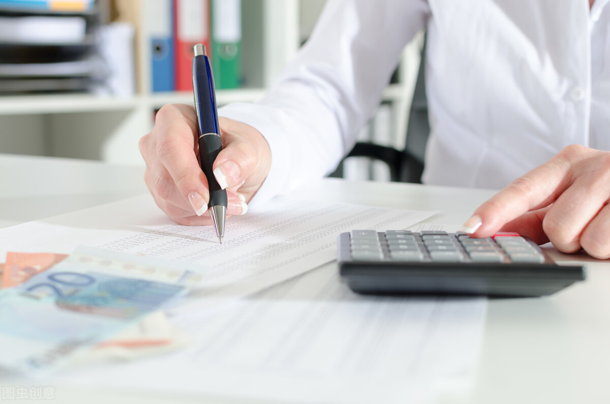 你所能想到的热门专业，多半都在一个专业类别，那就是工商管理