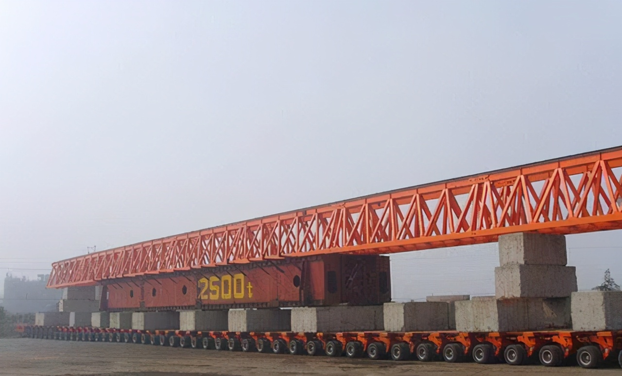 大国重器SMPT运输车，全球仅5辆载重超5万吨，1152个轮胎可运航母