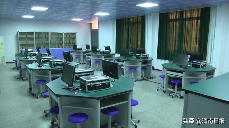 渭南明珠 教育楷模：美丽的蓝光中学欢迎你