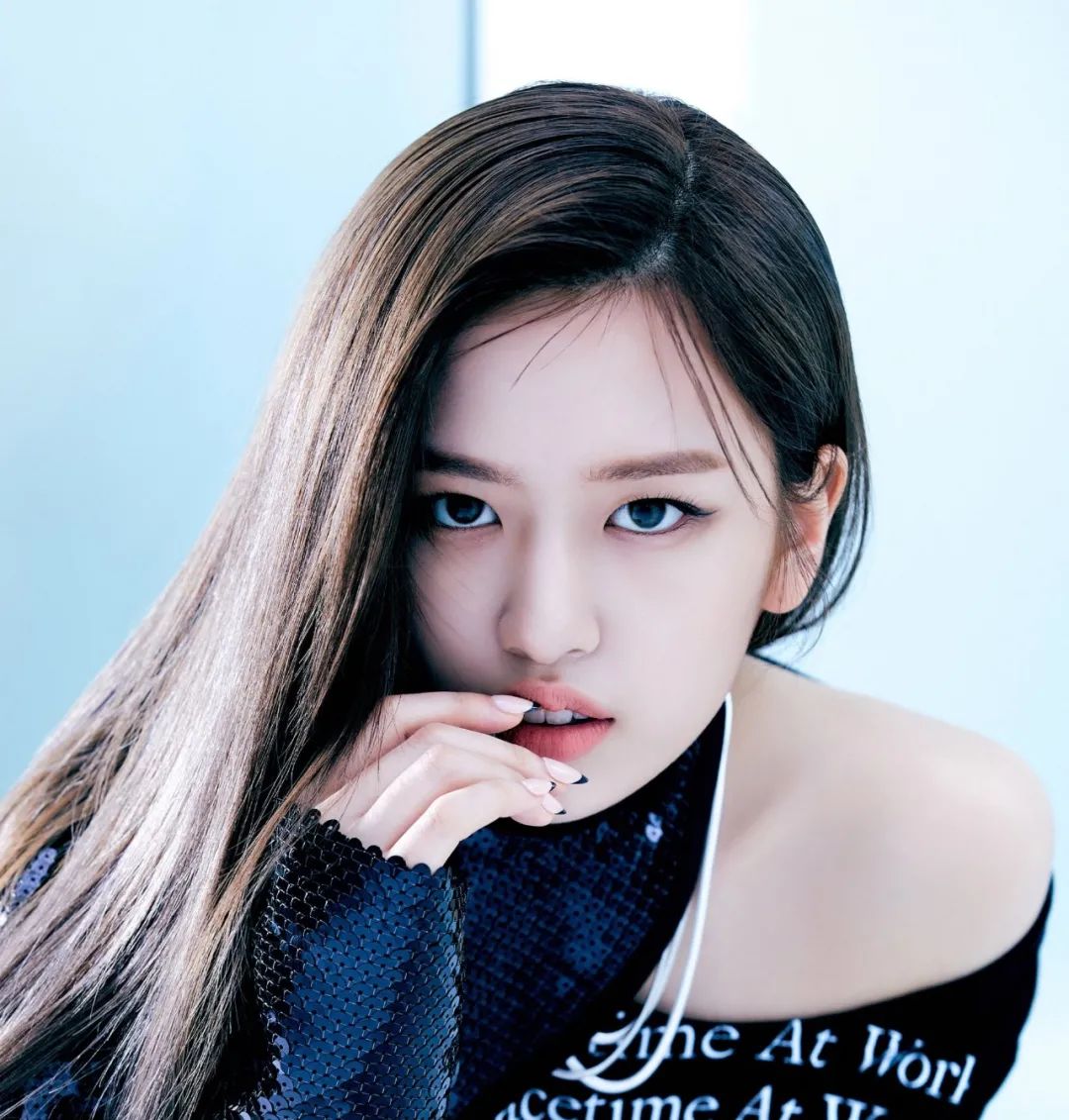 izone解散后成员现状为何只有李彩演没有未来规划