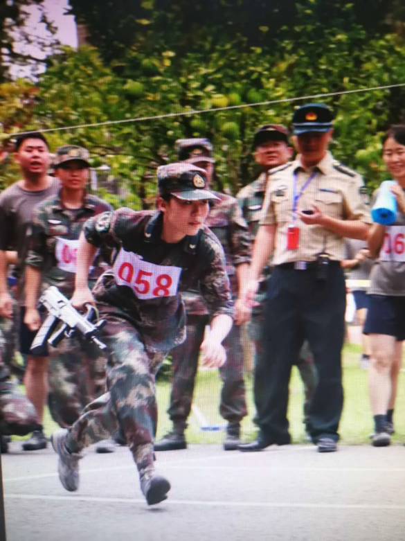 惊艳！她考入北京名校，获国家奖学金，服役火箭军，还是新兵考核第一名！