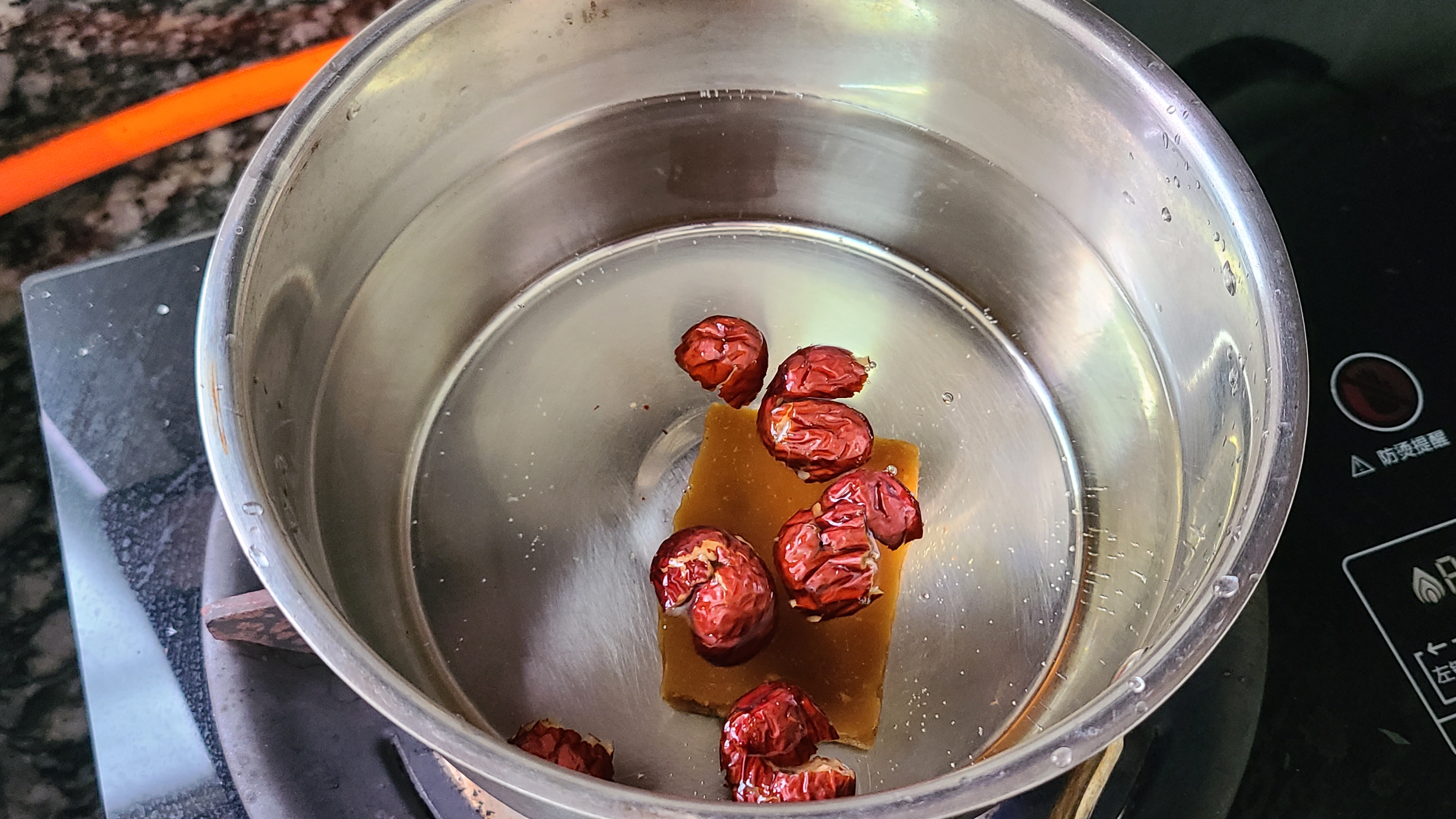 天气凉了，教你一道广东的滋补糖水，Q弹好吃味道很棒