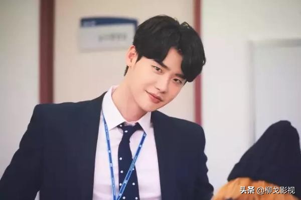泪痣王子“李钟硕”出演的经典韩剧来啦！这次是他一个人的主场