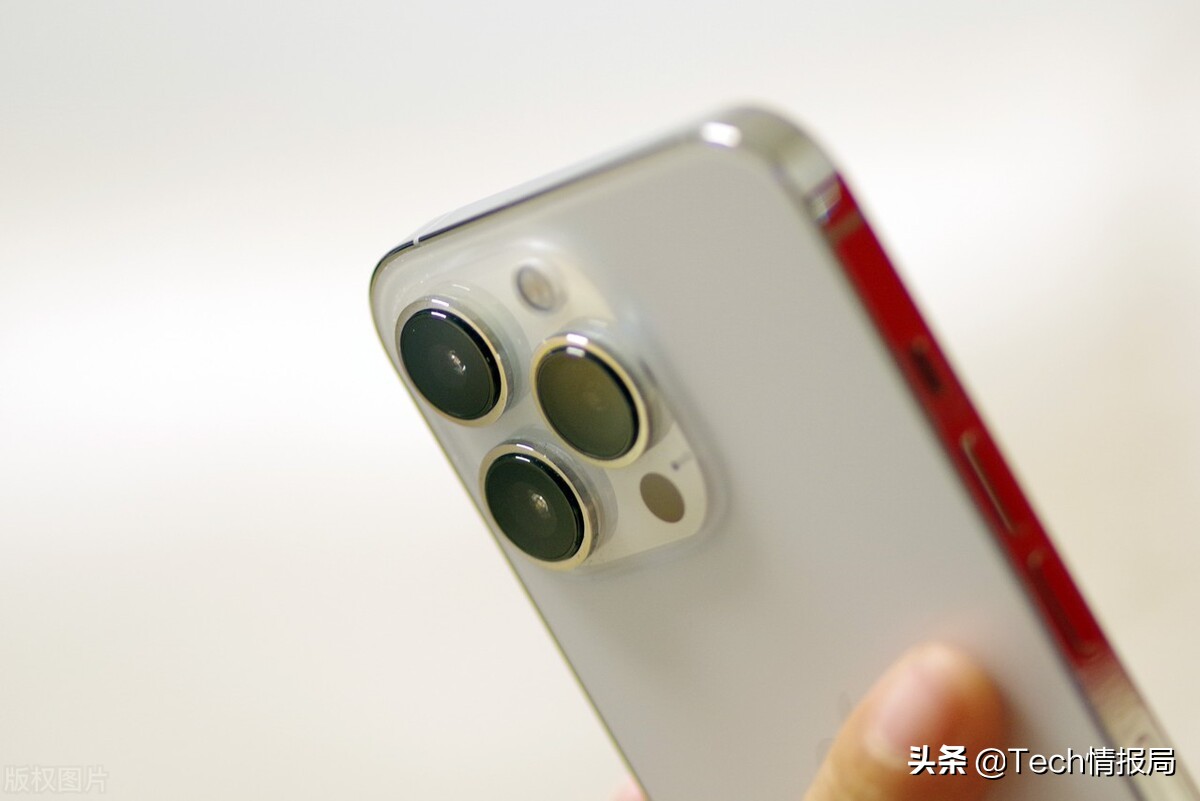 10月京东手机销量排行：iPhone13被卖爆，小米上榜机型最多