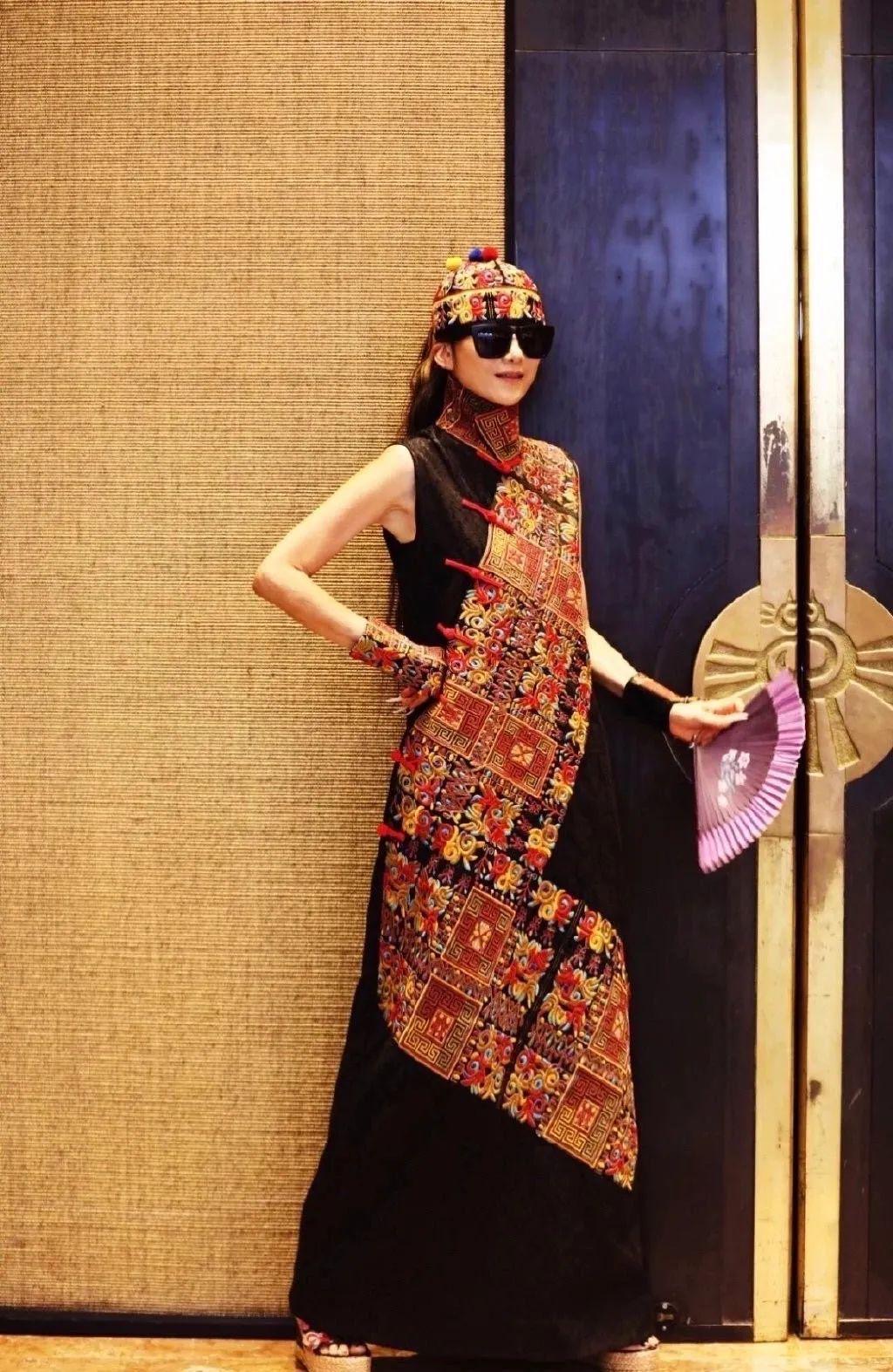 11岁差点被当童养媳，被“雪藏”10年，杨丽萍不为人知的经历