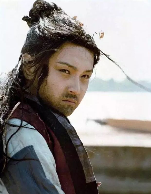 贾宝玉人物形象分析简短红楼梦贾宝玉形象解读