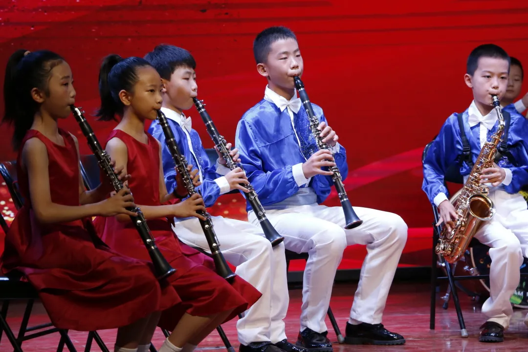 南阳市实验学校管乐团登上了省级舞台