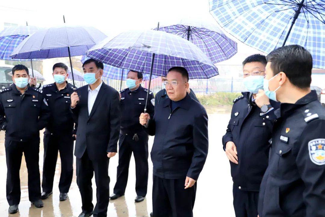 ������ͬ־����馶������������������غ͹�������������� ����ο���񾯸����͹�����Ա