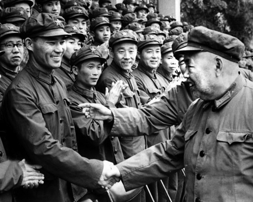 许世友曾经三次顶撞上级，对手分别是毛主席、粟裕和王洪文
