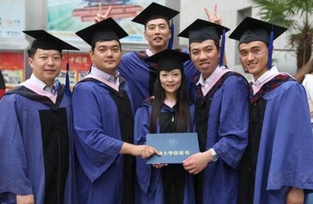 谁说本科至少要读4年？首批“3年制”本科生毕业了，学历不简单