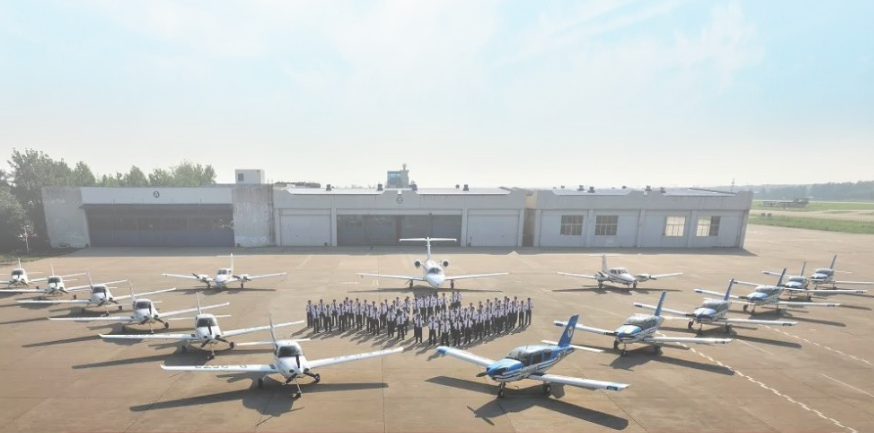 中国最大的大学：总面积一万七千亩，学校拥有五个机场