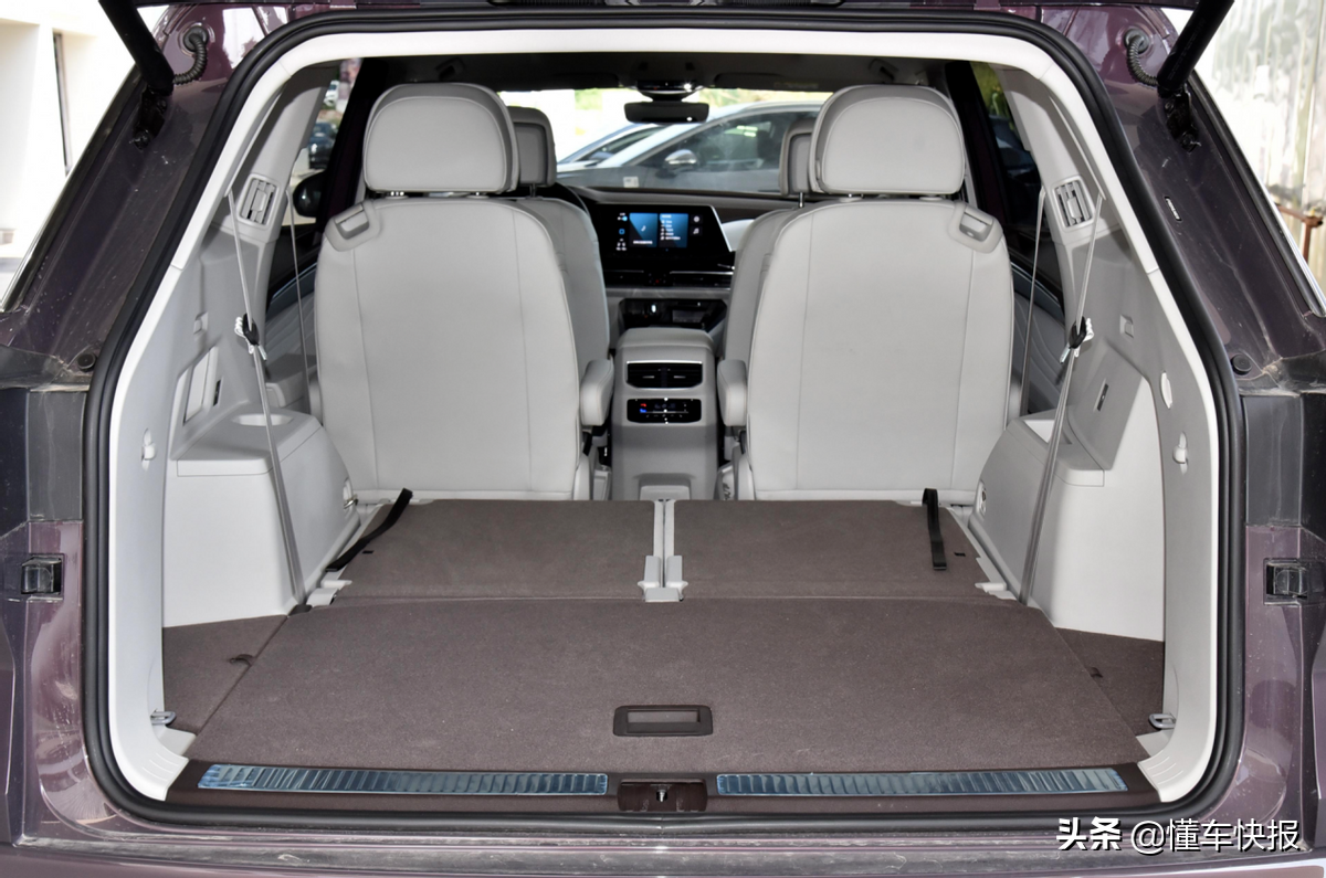 尺寸够大,配置具备豪华感,到店探访大众全新suv揽境