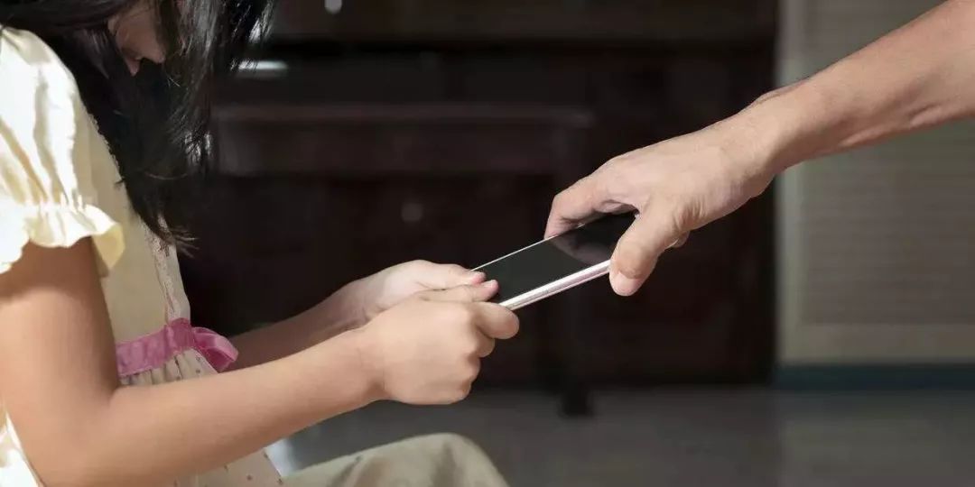 孩子玩游戏成瘾不可自拔，我该怎么办？