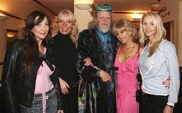 狗血！英国风流侯爵后宫74妻，死后巨额遗产只给原配和娃