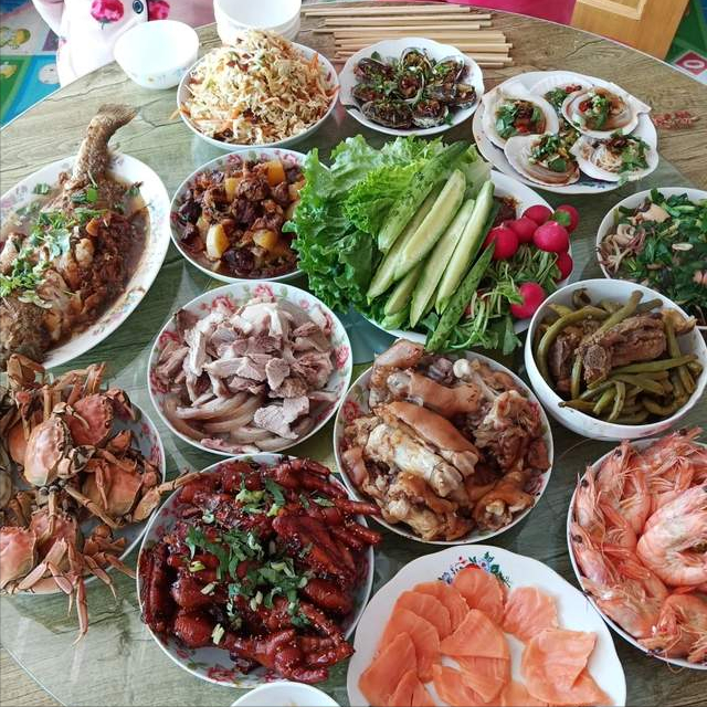 7桌全国各地普通人家的年夜饭，看完图片，我决定明年去广东过年