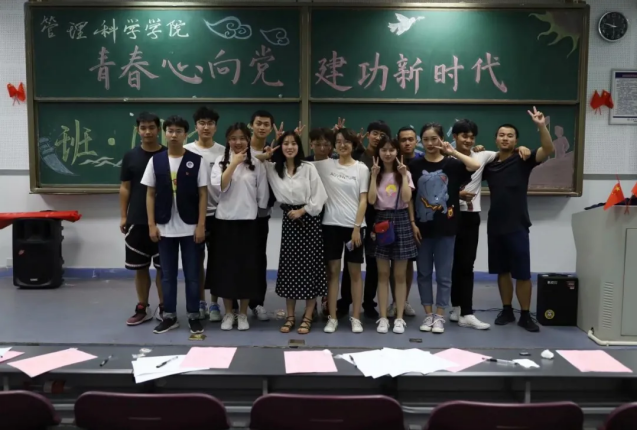 高颜值+硬实力！四川甜美女学霸：奖学金拿不停，屡获国奖，如今保研名校！