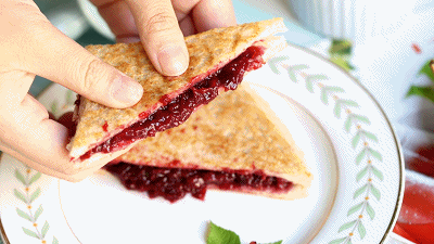 不吃又要等一年，爆浆好吃，闺女点100个赞！宝宝辅食