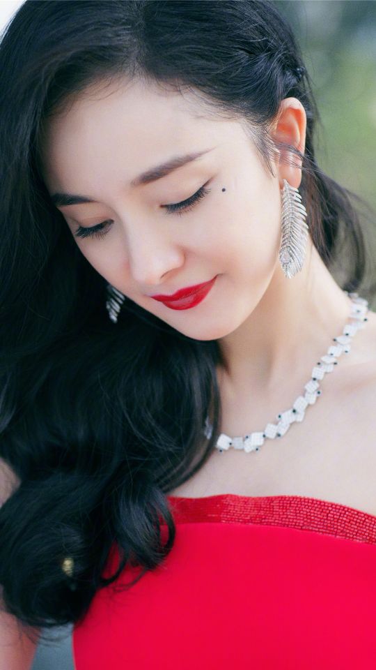 该怎么形容她的美