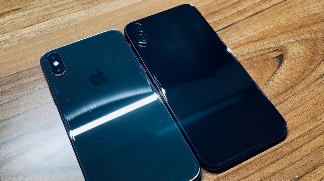 苹果iPhoneX系列又有“新机”？从未发布的亮黑版现身了
