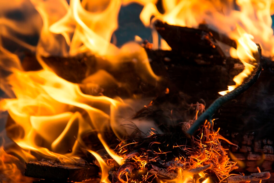 八旬老妪为何穿嫁衣入葬？十几年后，孙儿揭开爷爷离家不归的谜底