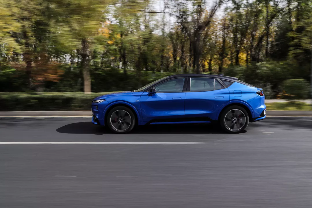 238马力+8AT！颜值不输宝马X4，这辆SUV福特EVOS本月上市