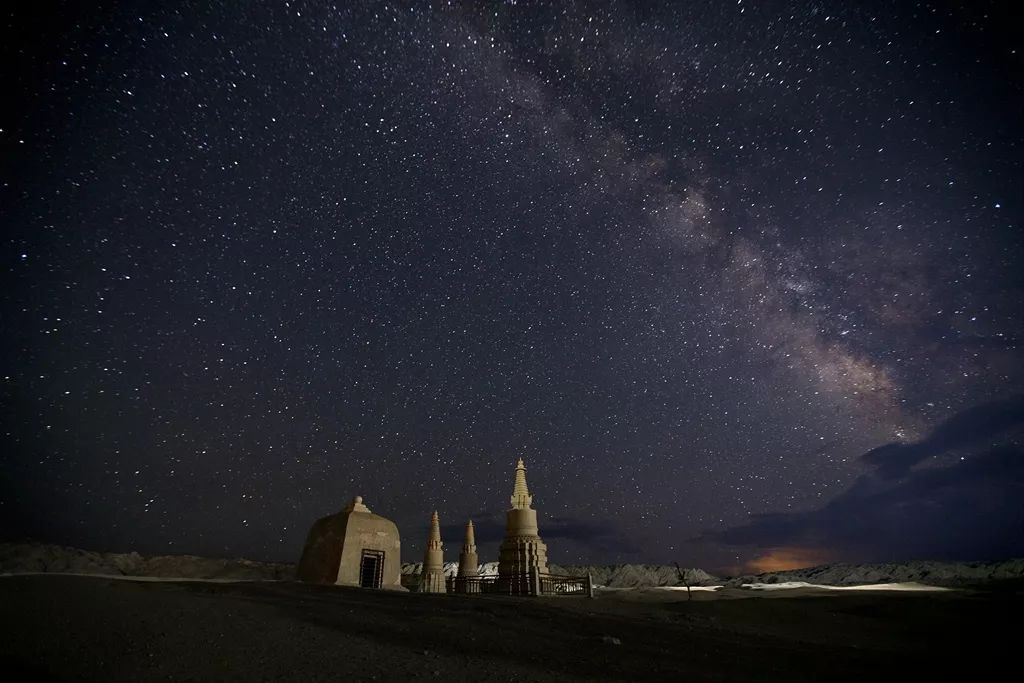 这位传奇女性，生于京，长于沪，却是敦煌的女儿