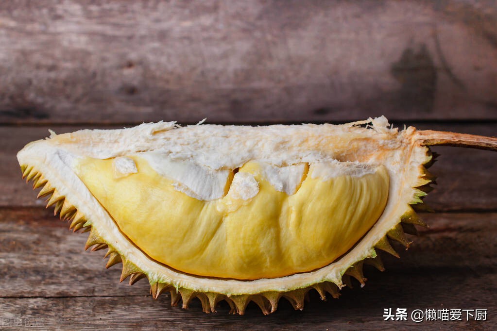 买榴莲，选“猫山王”还是“金枕头”？口感差别大，学会别挑错了