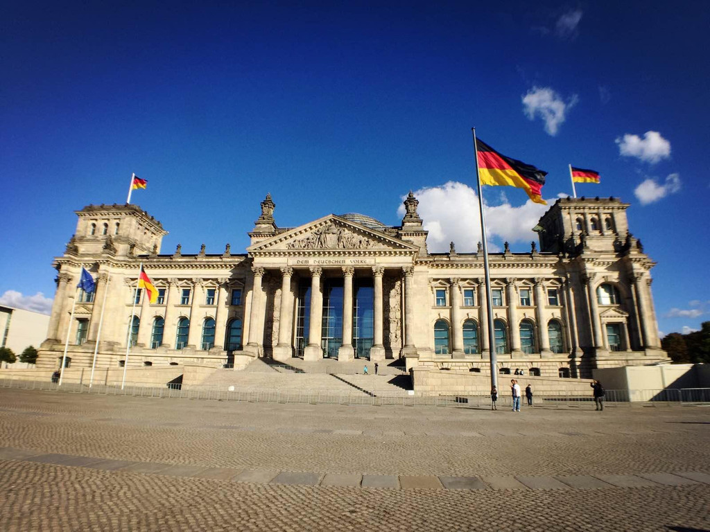 德国统一后为何定都于原东德首都柏林