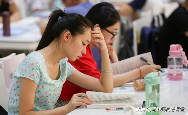 输了高考，赢在大学！被不喜欢的院校录取，若奋斗4年，仍可逆袭