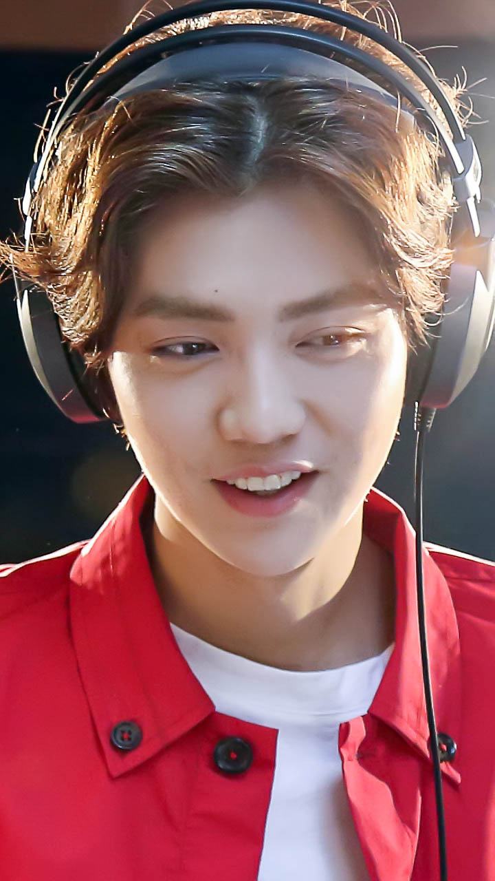 鹿晗关晓彤：爱情是恋人间的含蓄与羞涩，而非随意的热情和亲昵