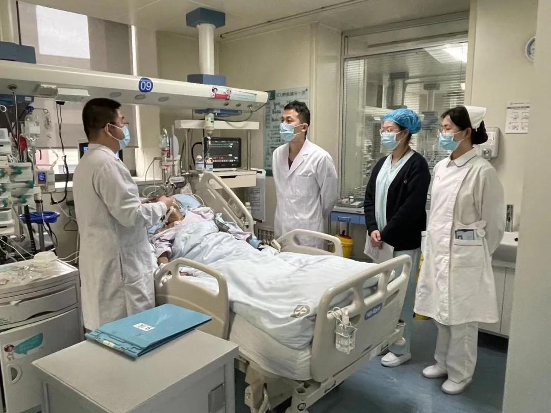 春节值班，赶上“夺命连环Call”是什么体验？| 医生们的异乡春节
