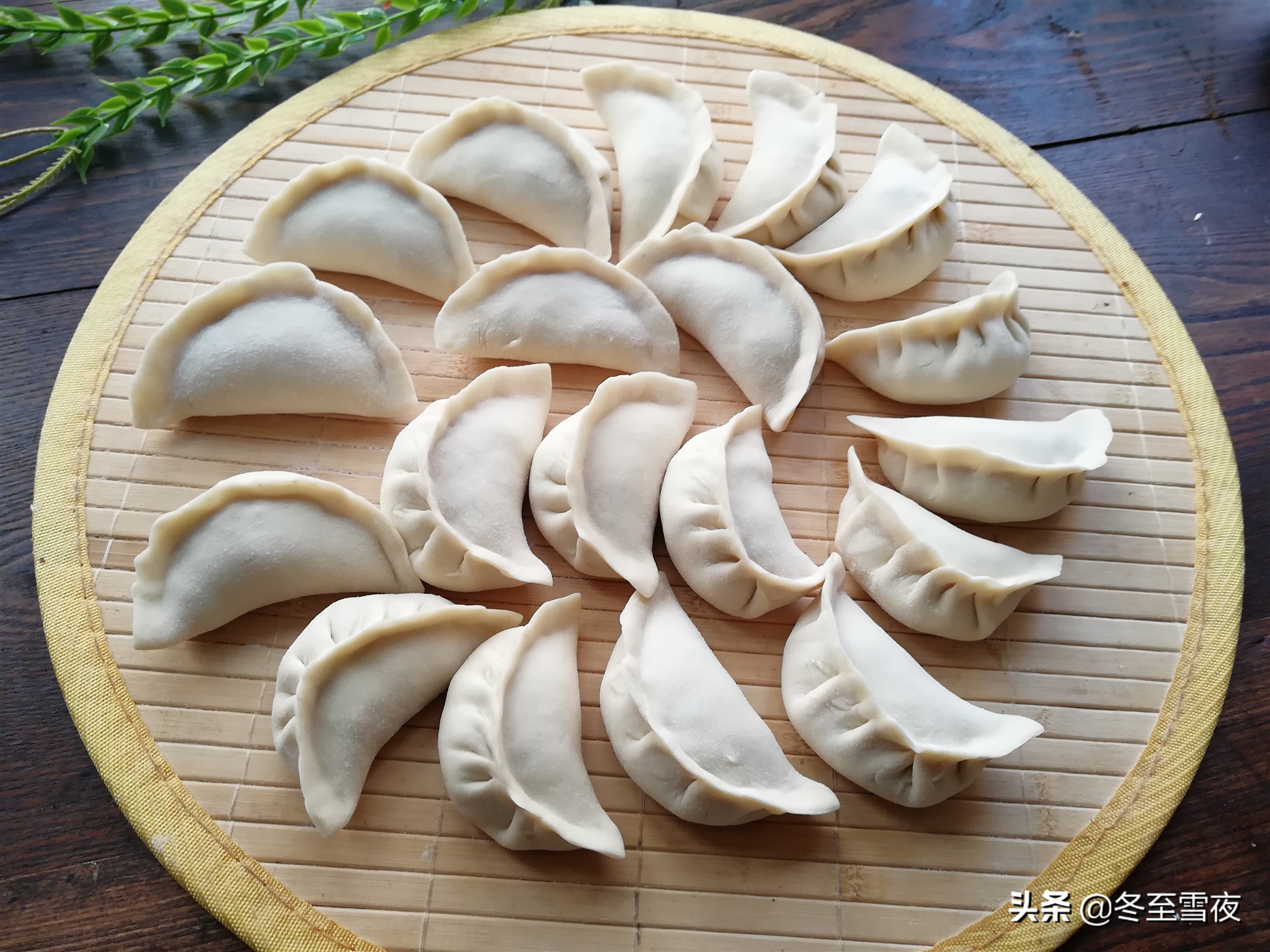 吃饺子，这个肉馅的饺子最香了，香嫩可口，就是有点贵