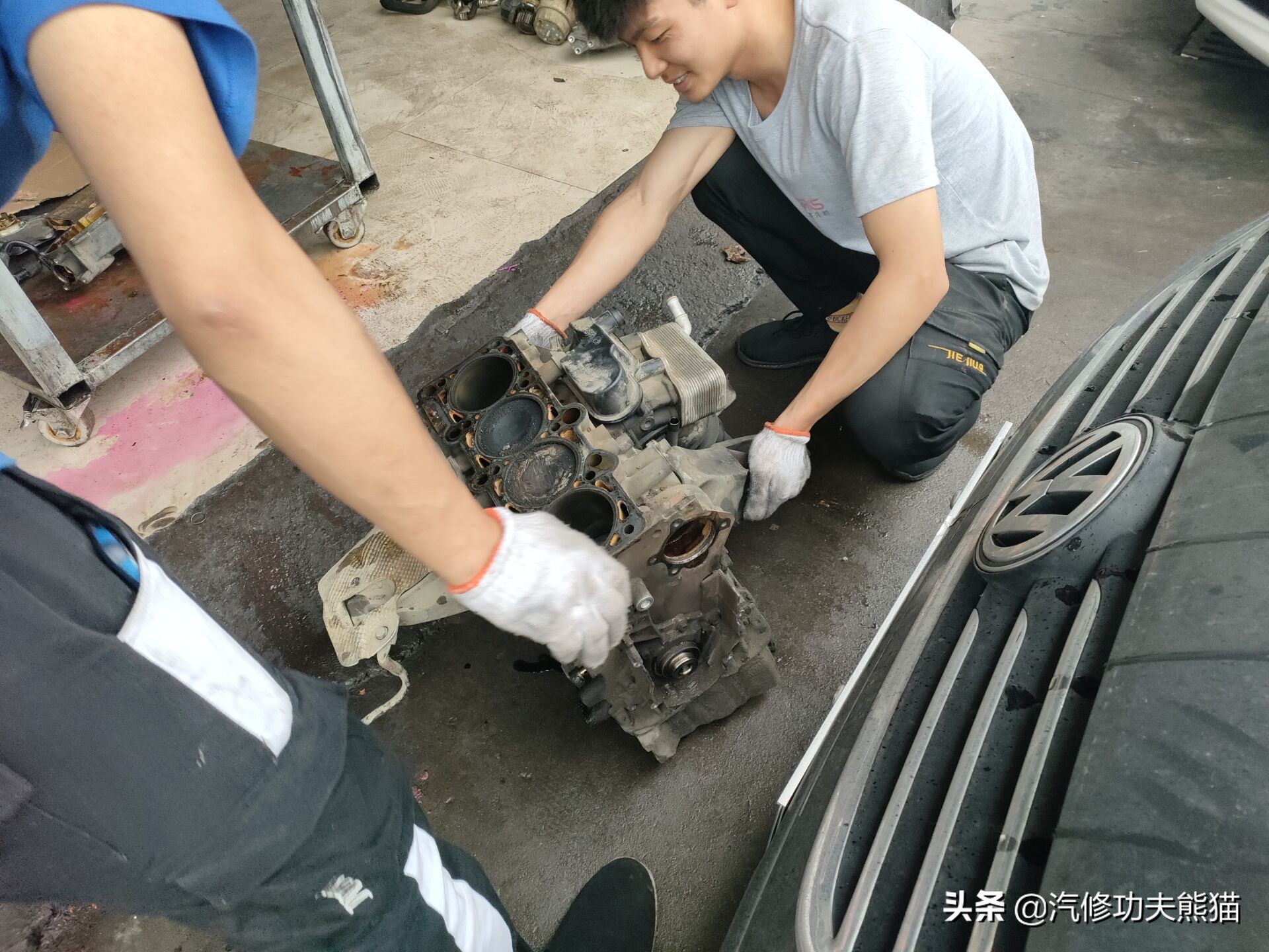 苏州车友十二年车龄奥迪A6L2.0T烧机油，对车有感情彻底整修翻新