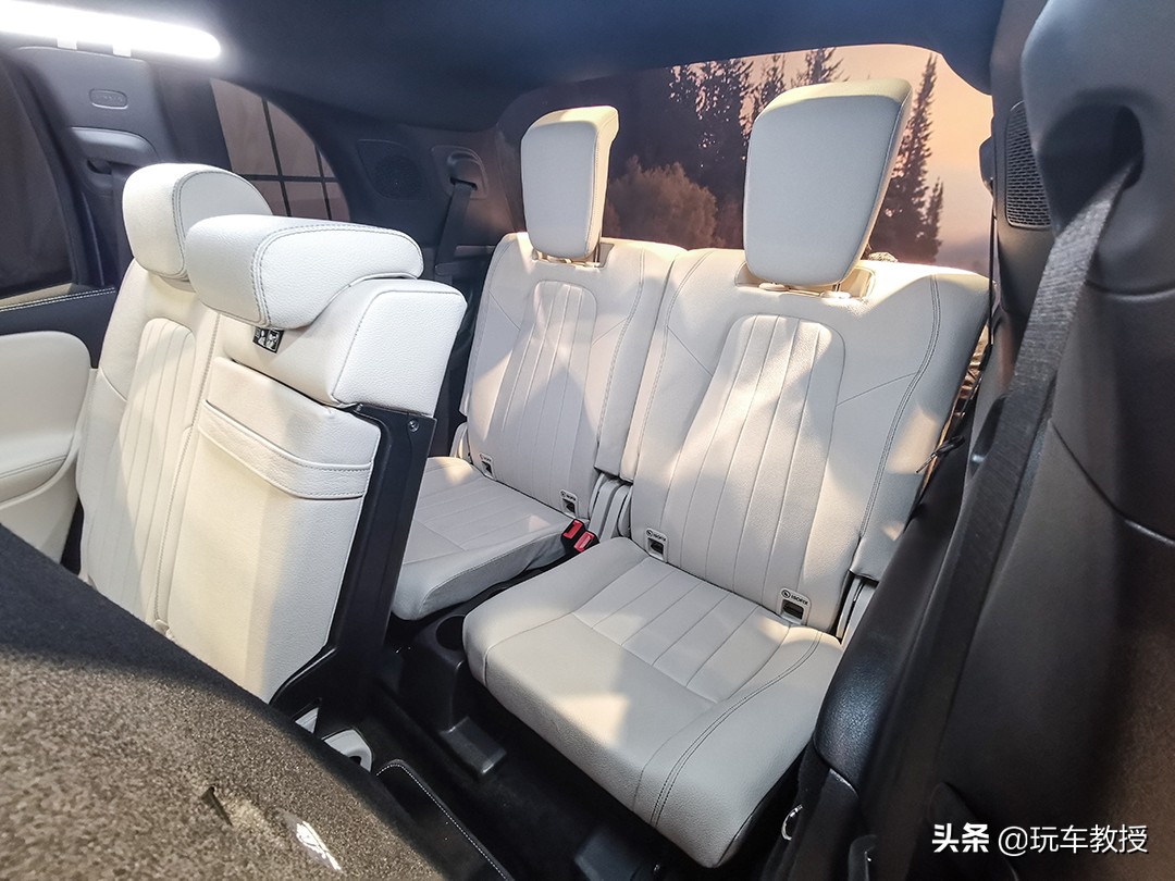 奔驰首款7座紧凑SUV还带越野能力！深度解析全新GLB
